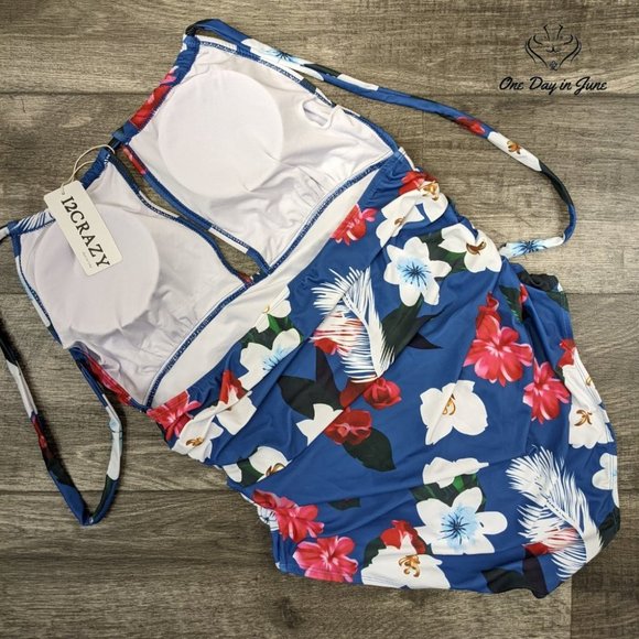 I2Crazy Deep V Halter One Piece Swimsuit - Picture 4 of 4